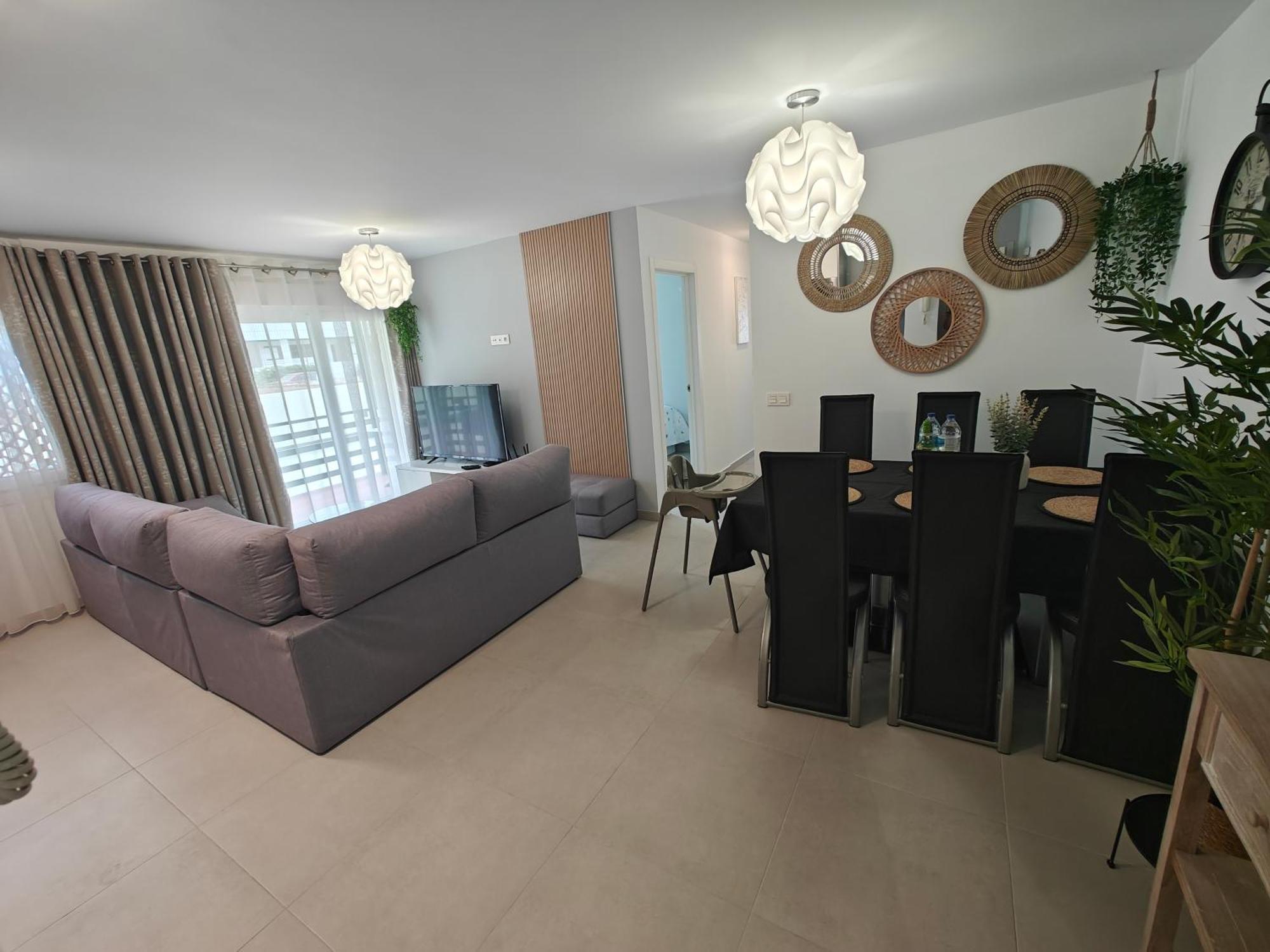 Sun Apartment - 3 Bedrooms, Priv Parking, Pool, Ac, Tv Channels, Fibre Net Los Cristianos  Exterior photo