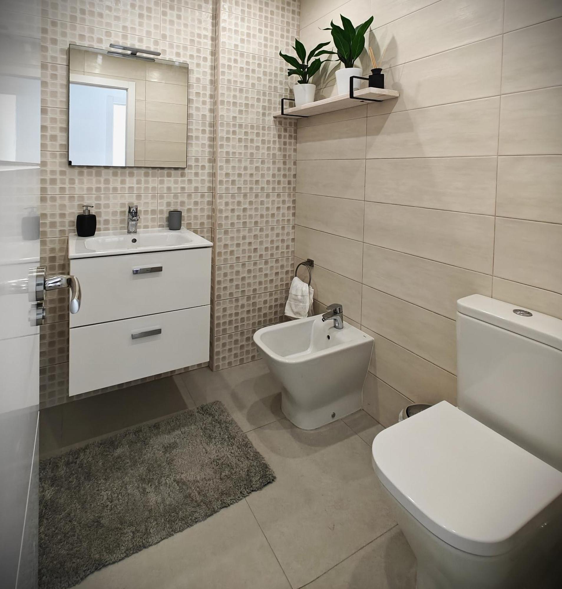 Sun Apartment - 3 Bedrooms, Priv Parking, Pool, Ac, Tv Channels, Fibre Net Los Cristianos  Exterior photo